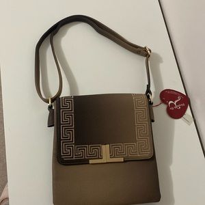 beige side bag